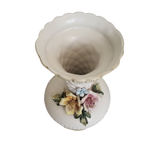 9.5” Vintage Capodimonte Italy Vase Lattice Hand-Applied Roses Flowers Round Urn - Picture 3 of 6